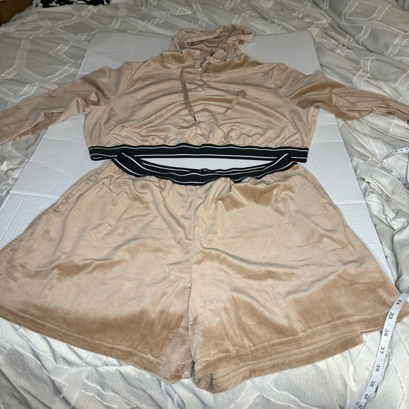 2 piece velour shirt and hoodie set size xl - Picture 7 of 9